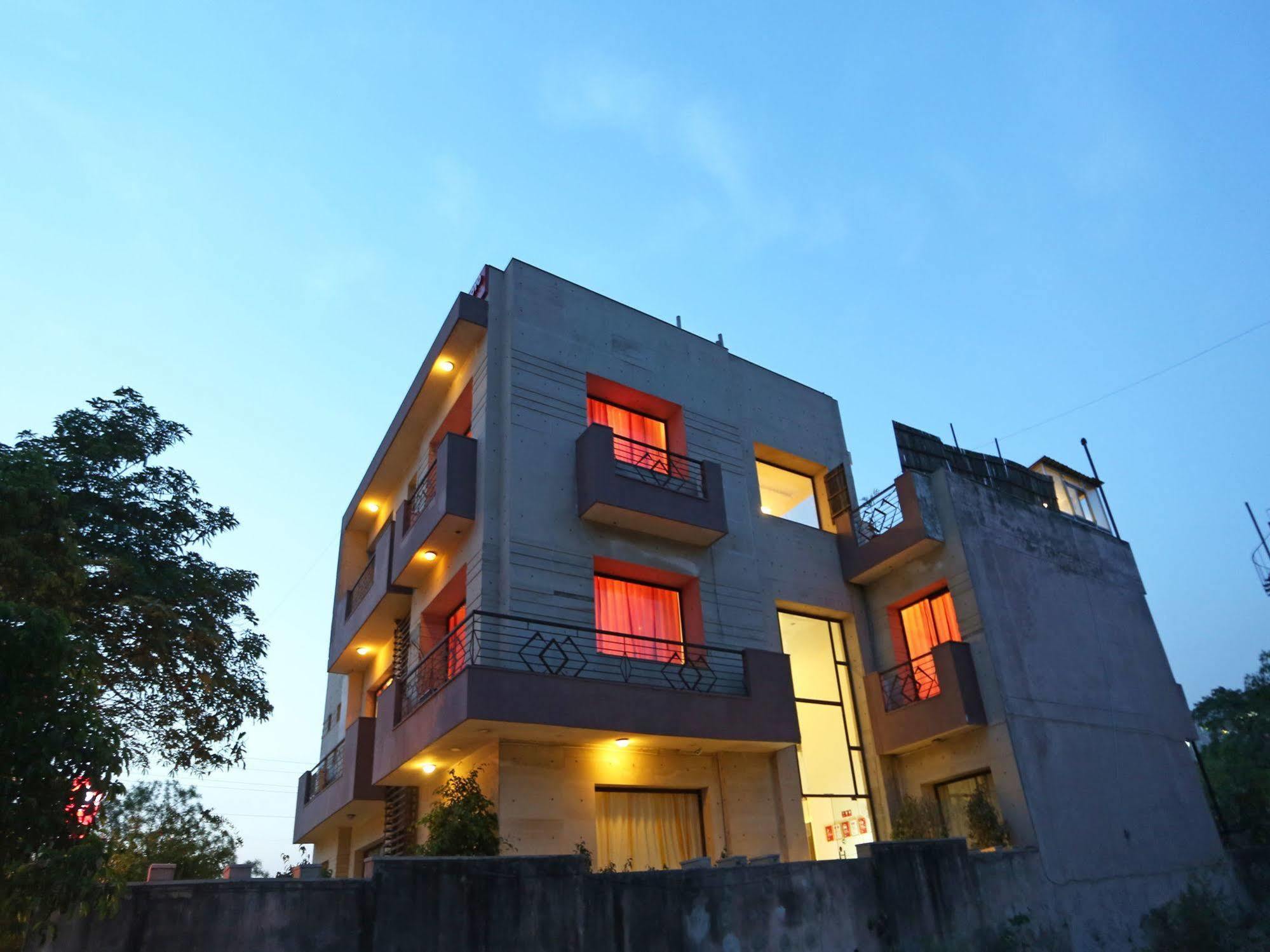 Hotel Oyo Flagship 387 Moulsari Avenue Gurgaon Exterior foto